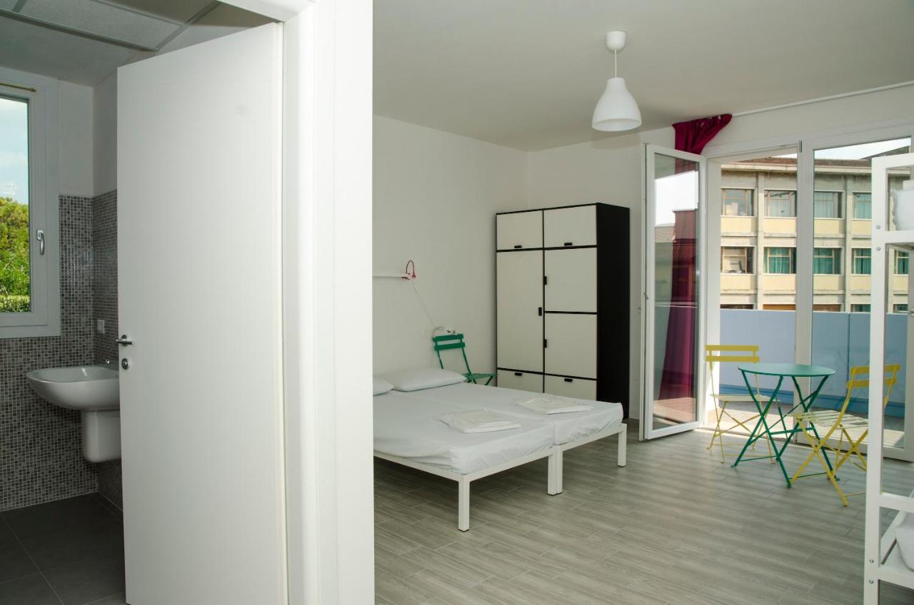 Meet Gardalake Hostel Peschiera del Garda
