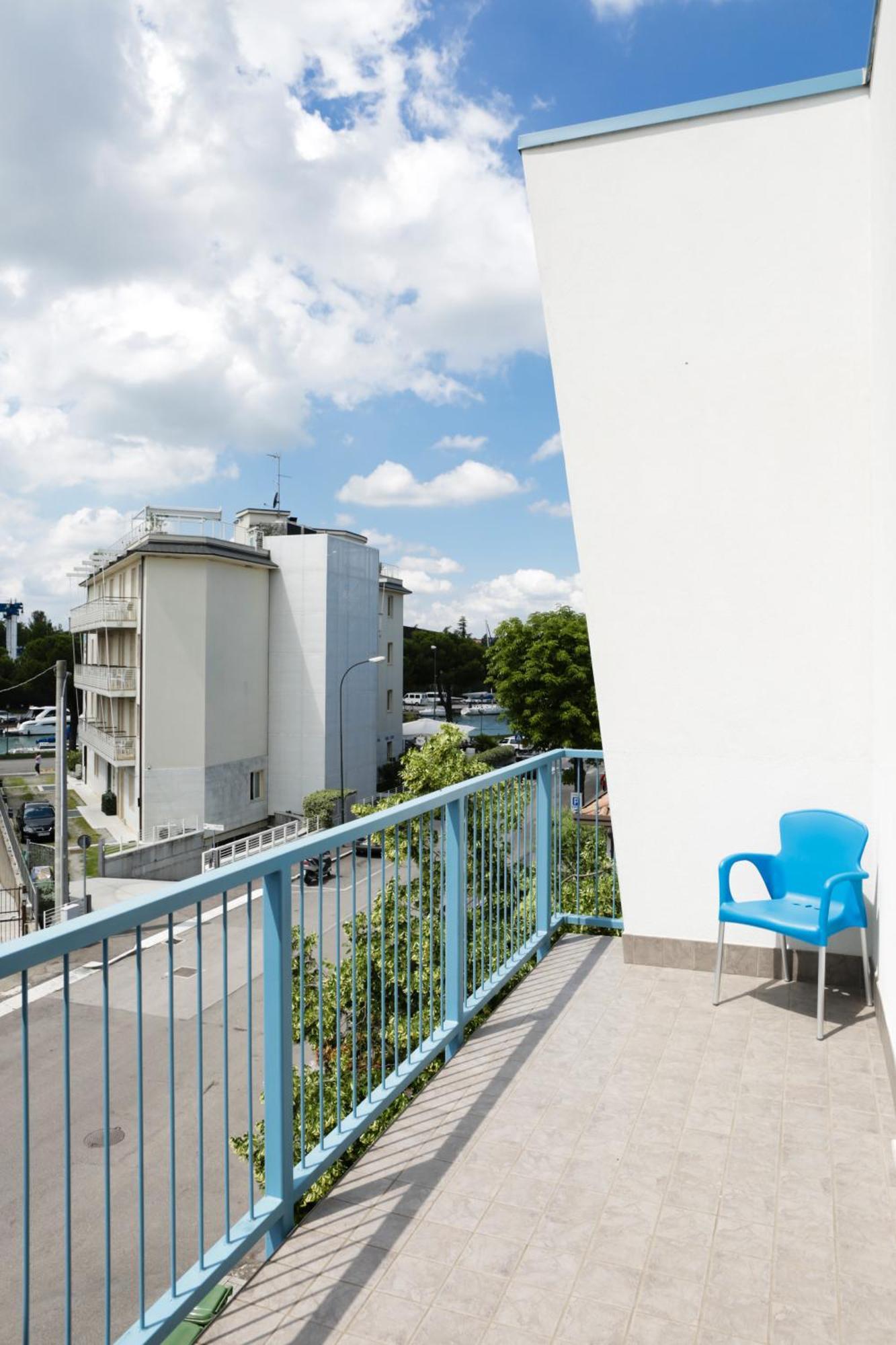 Meet Gardalake Hostel