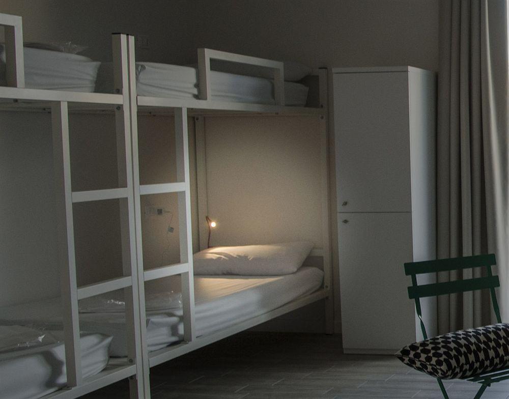 Meet Gardalake Hostel *