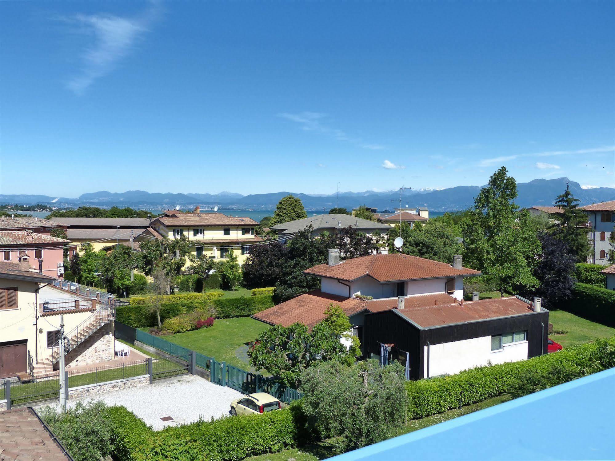Meet Gardalake Hostel Peschiera del Garda