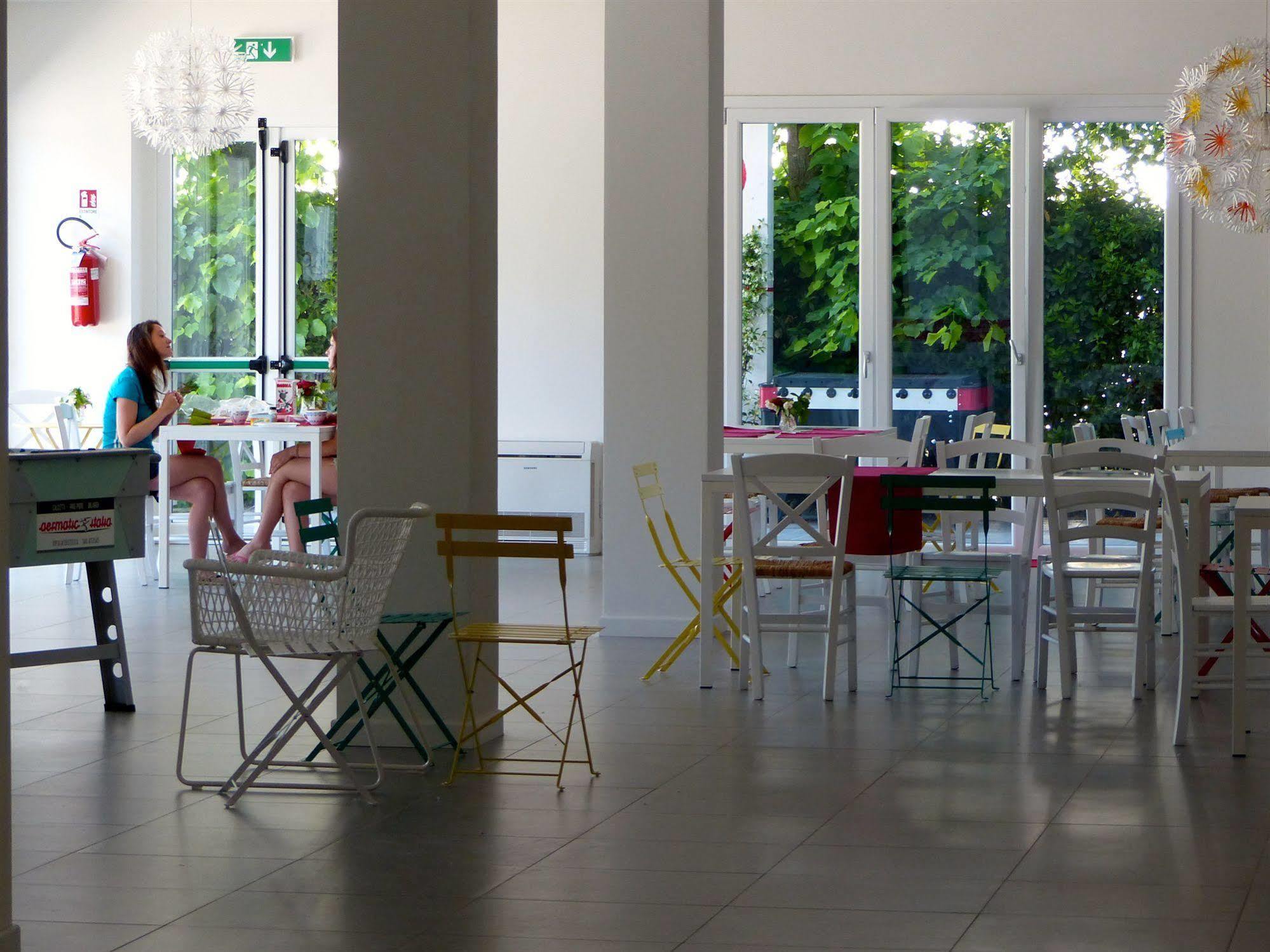 Hostel Meet Gardalake Peschiera del Garda